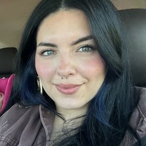 Meet your Posher, Lola